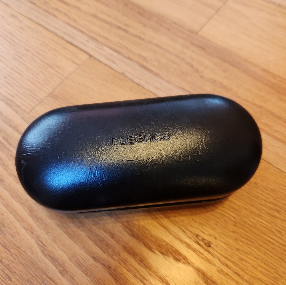 Hardshell glasses contact case